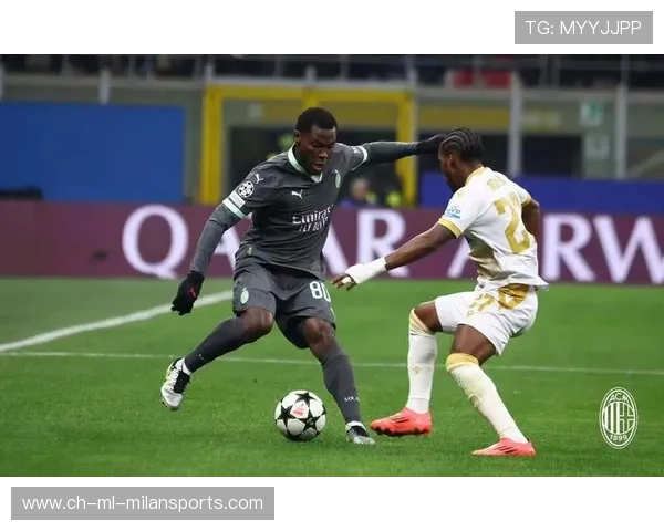 AC米兰在训练中强化中场与后防线的联动传球能力